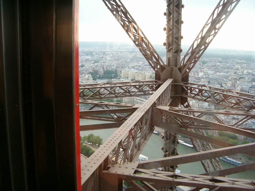 La Torre Eiffel esconde un secreto en lo más alto: el apartamento que diseñó su creador para él Eiffel6