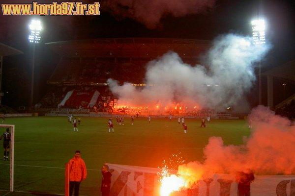 Hommage Rendu en tribune L1_d_guingamp_4_g