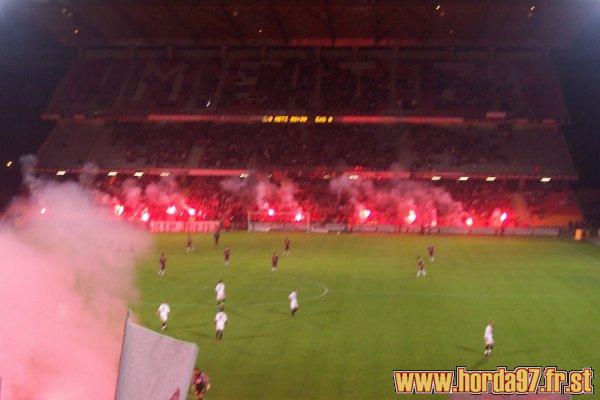 Hommage Rendu en tribune L1_d_guingamp_8_g