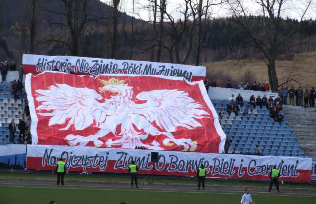 Mouvement ultra en pologne 11ns18_walbrzych