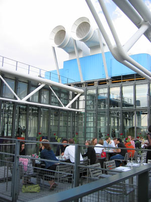 Le Georges Eur_live_pompidou_patio