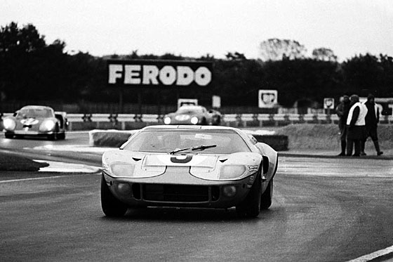 سيارات فورد - صفحة 4 Ford-GT40-9-LM68-8