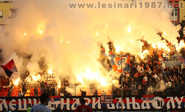 Pyrotechnie (dans le monde) 1011_borac-zeljeznicarkup_6