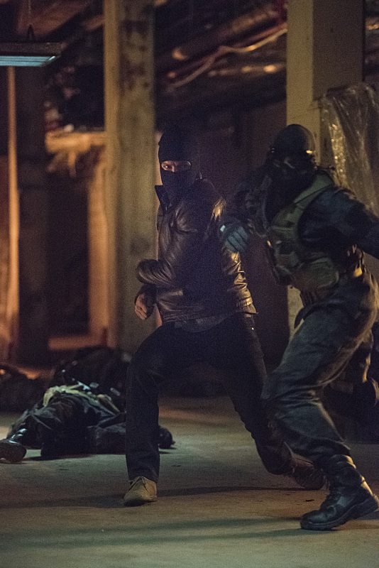 Arrow ( WB TV &CW ) - Page 8 Arrow-season-3-premiere-fight