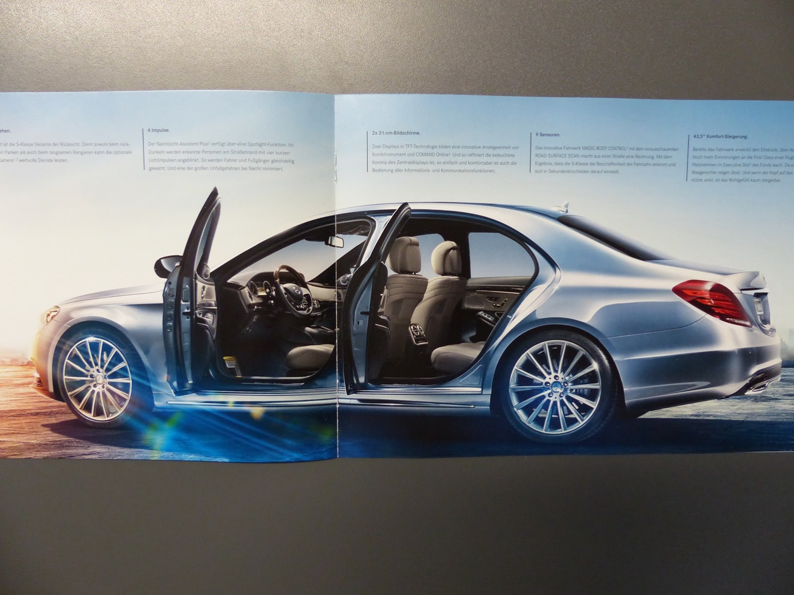 2013 - [Mercedes] Classe S [W222] - Page 27 2014-Mercedes-Benz-S-Class-Brochure-Carscoops6%25255B2%25255D