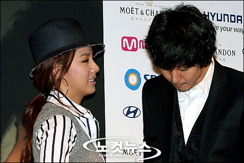 [Pics][22.03.07] Buổi chiếu VIP 'If In Love Like Them' 20070322154413.721.0