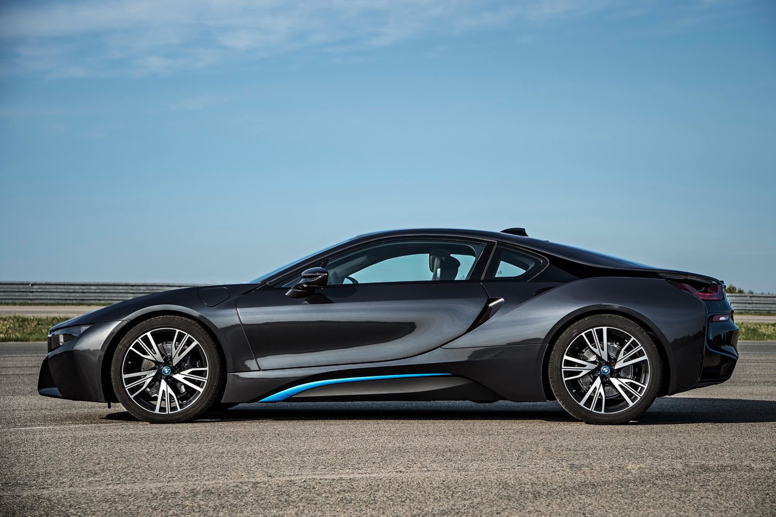 BMW série : I Electrique 2014-BMW-i8-35%25255B2%25255D