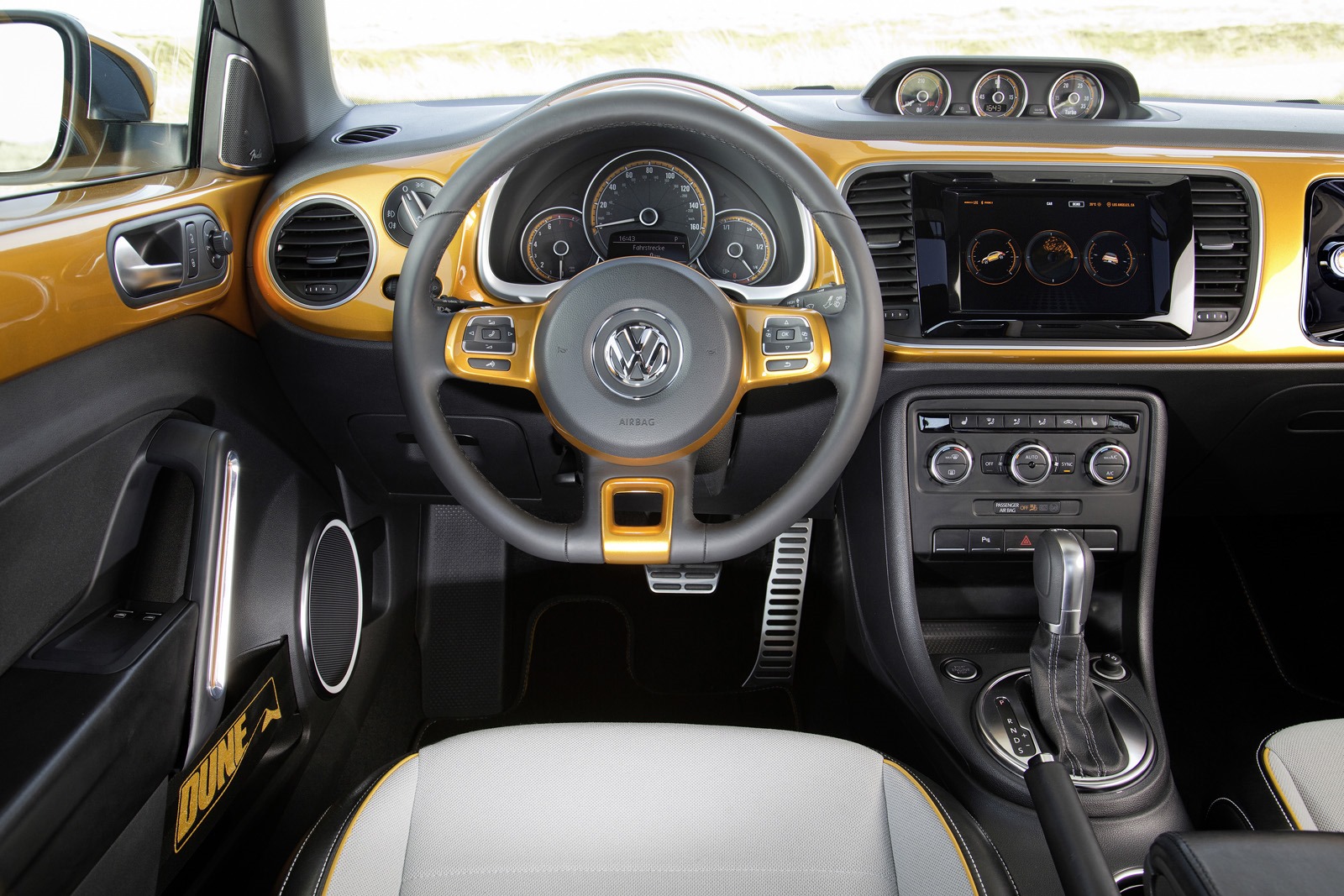 2014 - [Volkswagen] Beetle Dune Concept VW-Beetle-Dune-Concept-3%25255B3%25255D