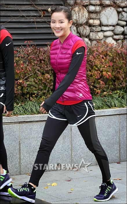 [Pics SPICA][17.11.13] Ju Hyun & Bo Hyung dự cuộc thi marathon "Nike We Run 10K Seoul 2013" 2013111715584431781_1