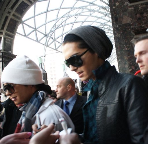  Pics: Twins .. 8 - Pgina 9 Tokiohotel-moscu-BDLT-1