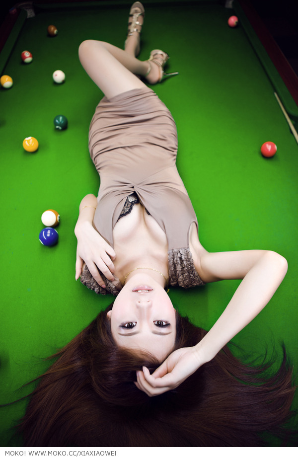 Xia Xiao Wei Playing Pool Playing-Pool-with-Xia-Xiao-Weil-01