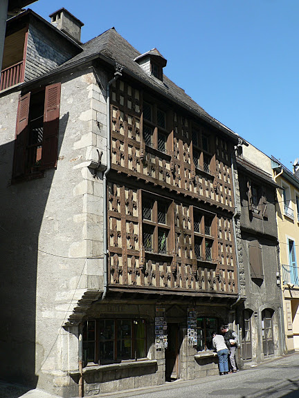 La maison des lys P1160701_arreau