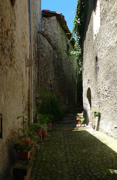 dans les rues de Saint Lizier P1170443_saint-lizier