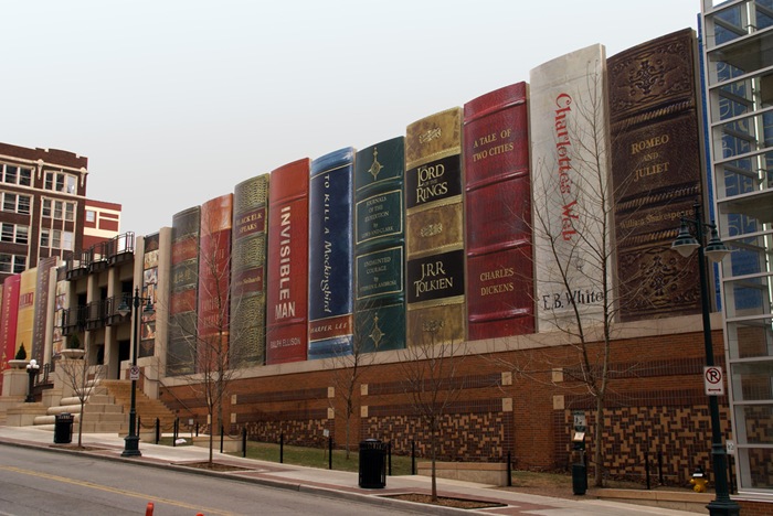 33 สิ่งก่อสร้างที่แปลกที่สุดในโลก  9-33-Worlds-Top-Strangest-Buildings-kansascity-library