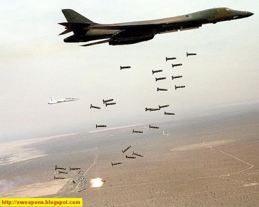 القنابل العنقودية  B1-B_Lancer_and_cluster_bombs