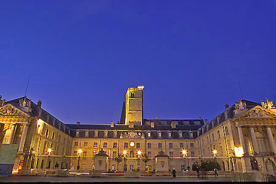 Cérémonie d'allégeance à la Duchesse (24 janvier 1458) Palais_des_ducs