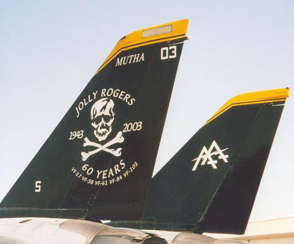 Jolly Roger - Por Francisco Regula F-14%20Jolly%20Rogers%20019