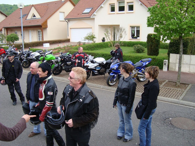 REMISE DU CHEQUE A LA LIGUE LE 8 MAI DSC01542