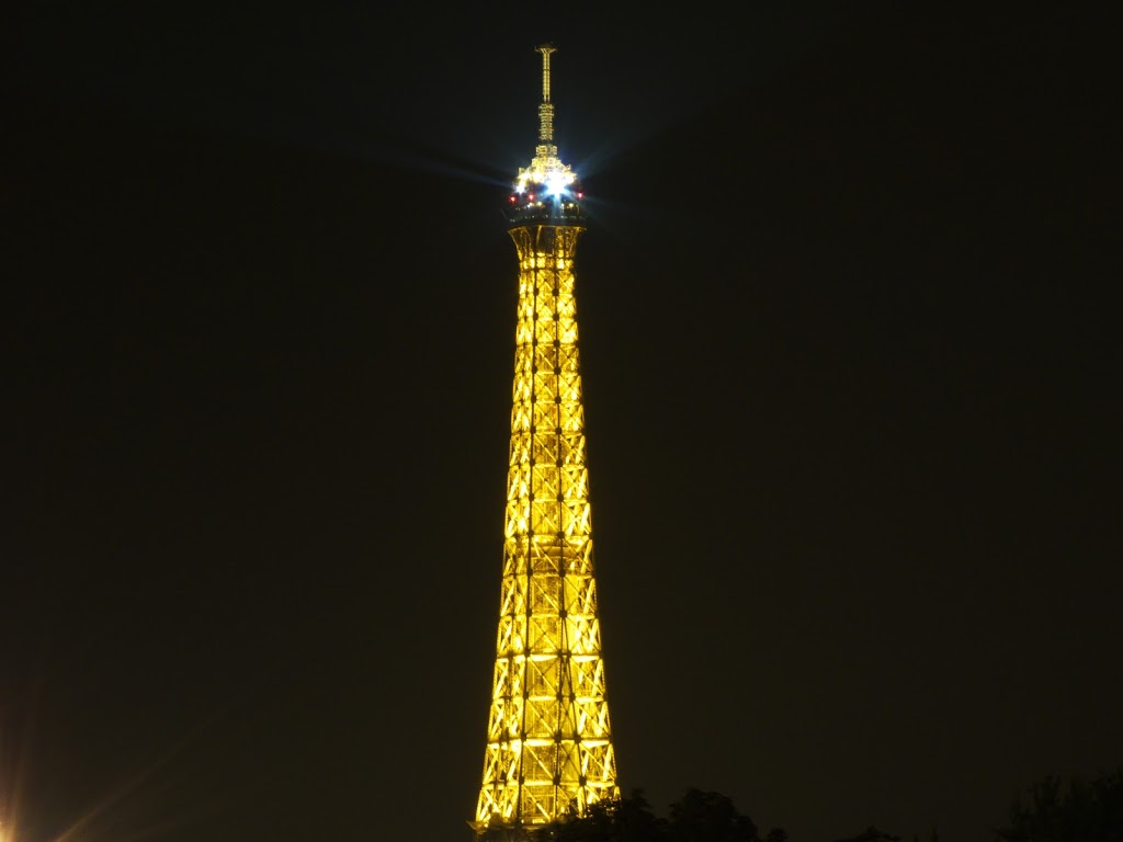 Premier essai de nuit. Eiffel
