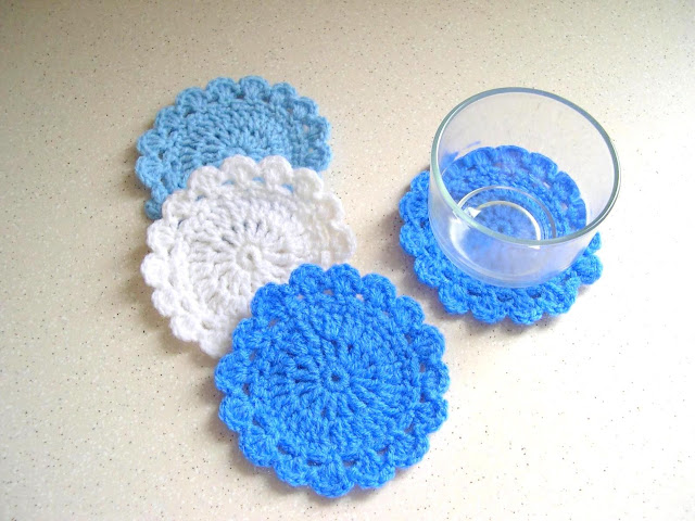 موديلات سهلة وبسيطة من الكروشي لتزيني بها مطبخك Blue%20Doily_1