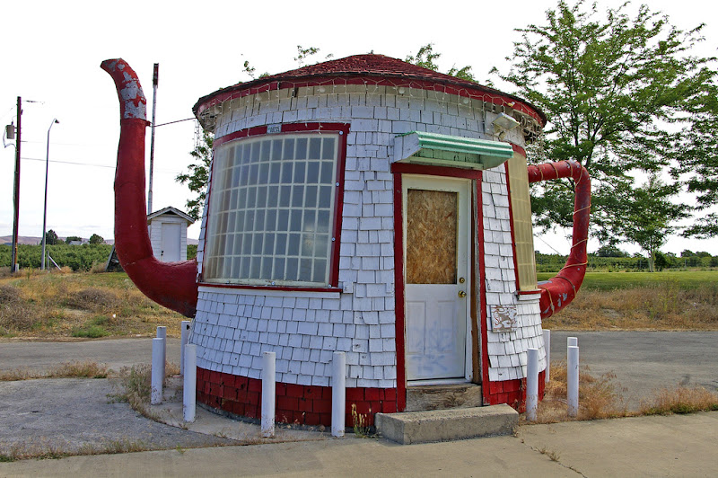 Quinas e Cantos Teapot-Dome-Gas-Station-Zillah-WA-USA1