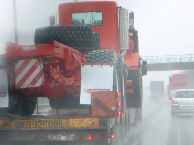 Utilitaires et poids-lourds  non Citroën ... - Page 13 PC062178