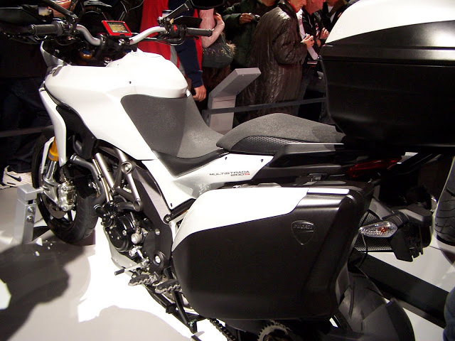 EICMA NON SOLO GUZZI 100_3467