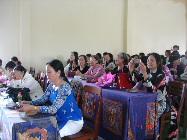 Hoạt động ở trường Nhân ngày 20 -11 - 2010 DSC04226