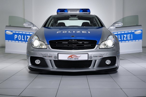 Dünyadaki Polis Arabaları Germany%20Brabus%2002