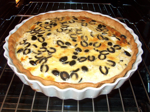 Tarte de fromage frais de chèvre aux olives et au thym HPIM0474