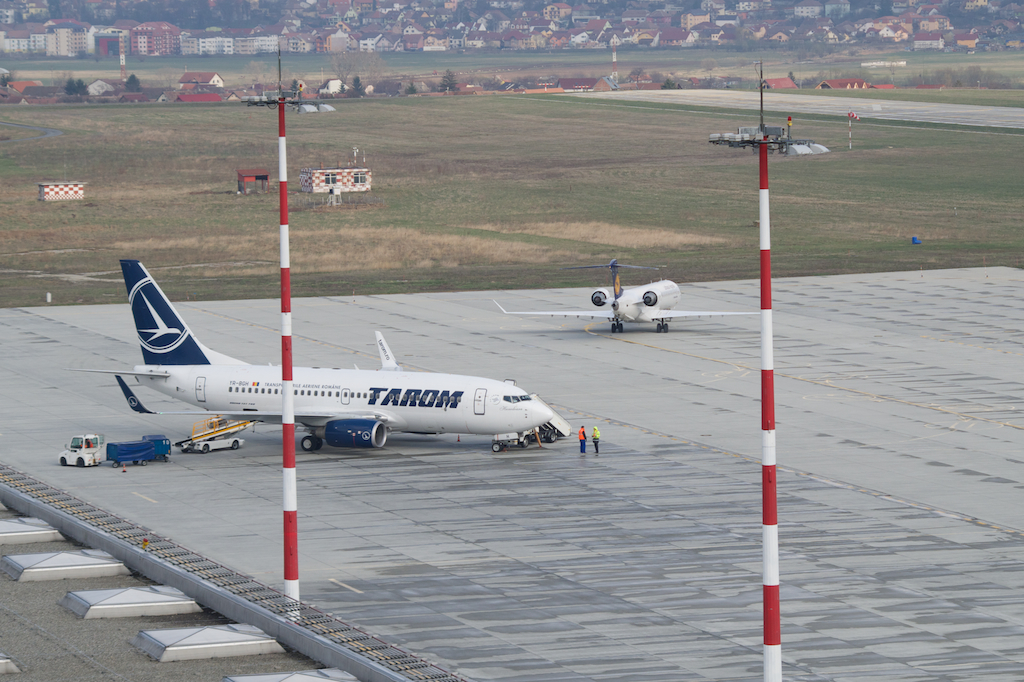 Aeroportul Sibiu - Aprilie 2012  IMGP2216