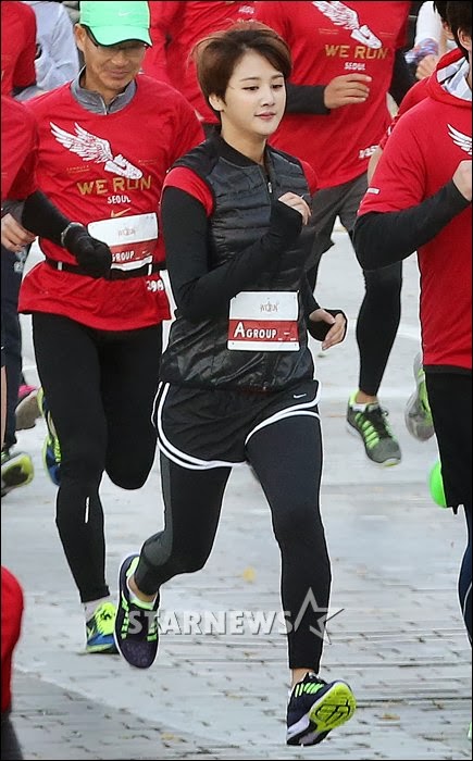 [Pics SPICA][17.11.13] Ju Hyun & Bo Hyung dự cuộc thi marathon "Nike We Run 10K Seoul 2013" 2013111717222325196_1