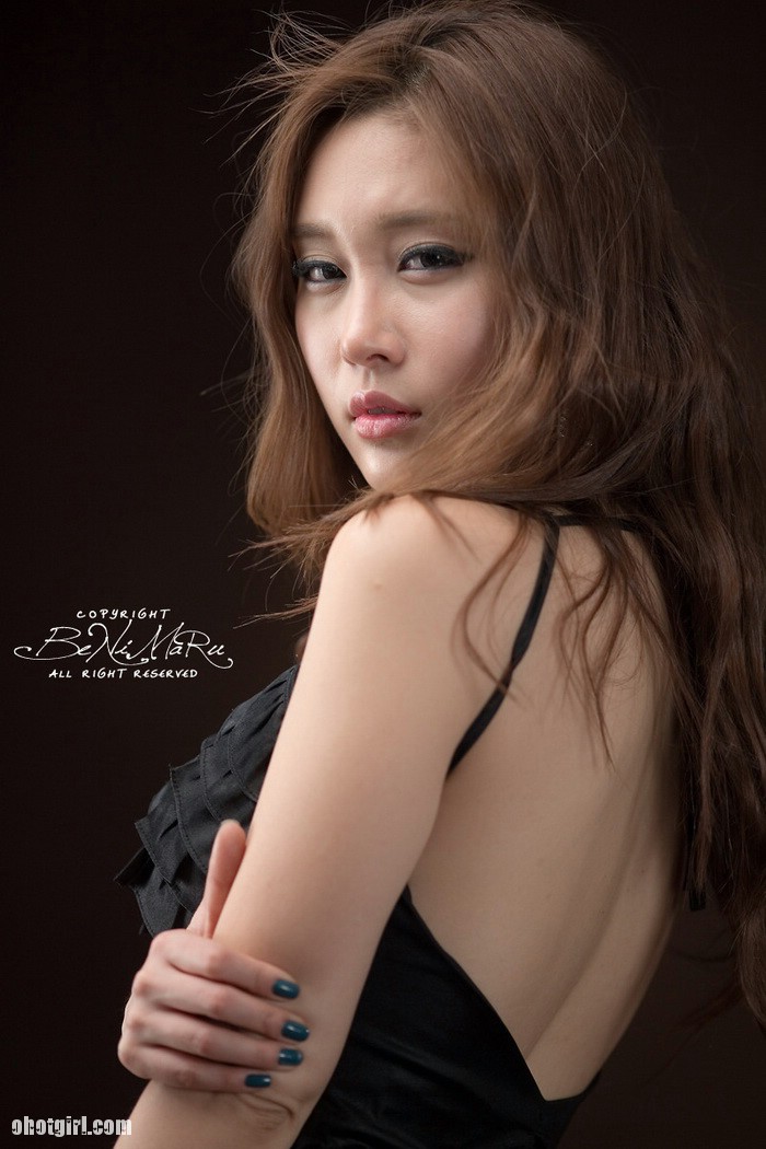 Hwang In Ji - Black dress Hwang-In-Ji-in-Black-02