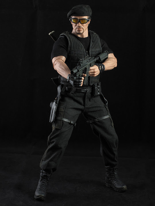 HOTTOYS (figurine 12" THE EXPENDABLES) - Page 5 ROSS%20024