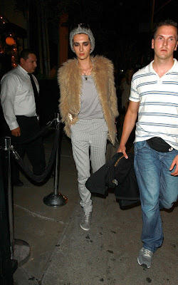 Celebrity Gossip » Bill Kaulitz Passeia-se por STK  89433fd97553df93a486b319bd5c44eb