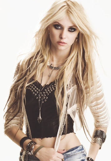 The Pack. (A Werewolf Roleplay) Taylor-momsen-cosmopolitan-magazine-january-2010-7