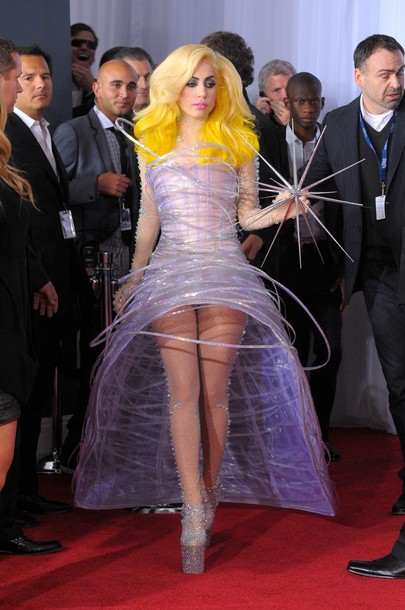 Lady GaGa — Premios Grammy 2010 Lady-gaga-013110-6