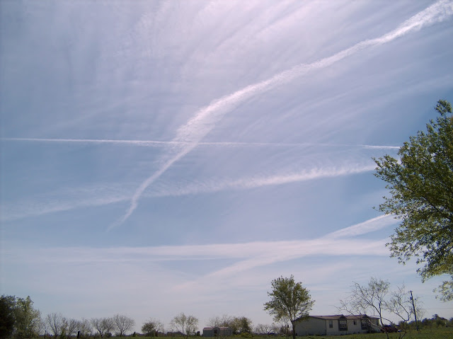 Chemtrails, Geo-engineering And HAARP   HPIM5591