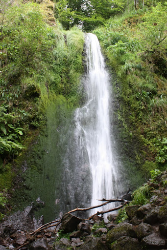 Les rides moyens des centristes - Page 20 Vallee%20chaudefour%20cascade%2026-07-2010%2010-45-48