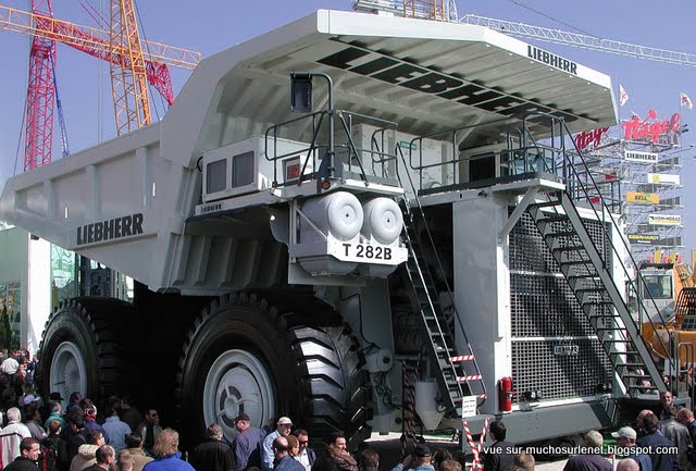 voila c est moi l agriculteur Liebherr_t282_1