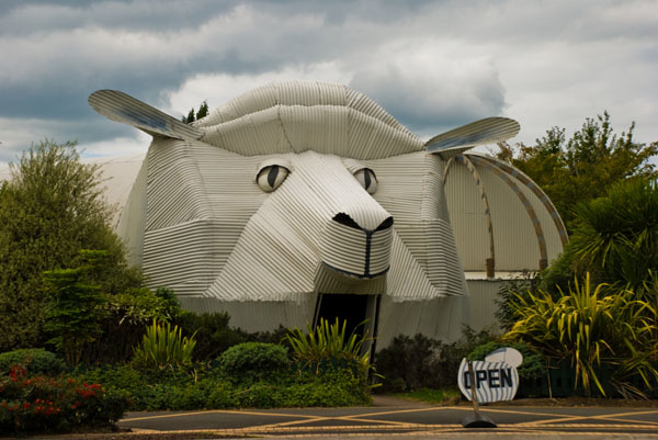 اغرب المنازل في العالم Sheep-building