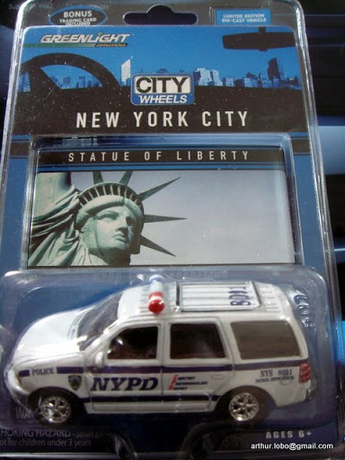 Minis do Arthur Lobo - Atualizada 07/05/2009 Ford%20Expedition%20NYPD%20-%20New%20York%20City%20-%20GL%2010-3-2009%2004-17-22