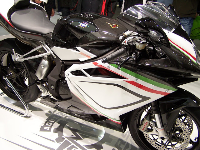 EICMA NON SOLO GUZZI 100_3530