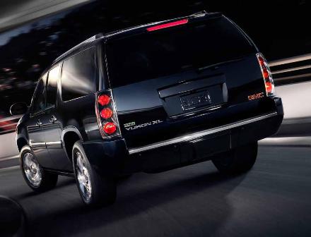 صور السيارة العائلية GMC 2011Yukon%20XL-01