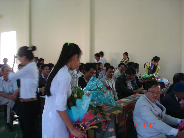 Hoạt động ở trường Nhân ngày 20 -11 - 2010 DSC04230