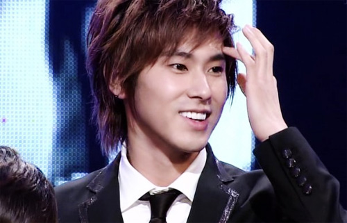 هل لديك اي صورة لـ U-Know Yunho؟؟ تفضل وضعها هنااااا ^^ Yunho3