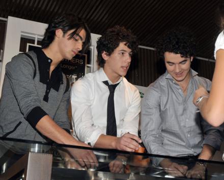 Jonas Brothers son ORO GOLD en Madrid 8
