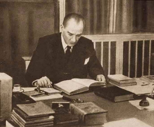 Atatürk Resimleri Ataturk1%5B6%5D