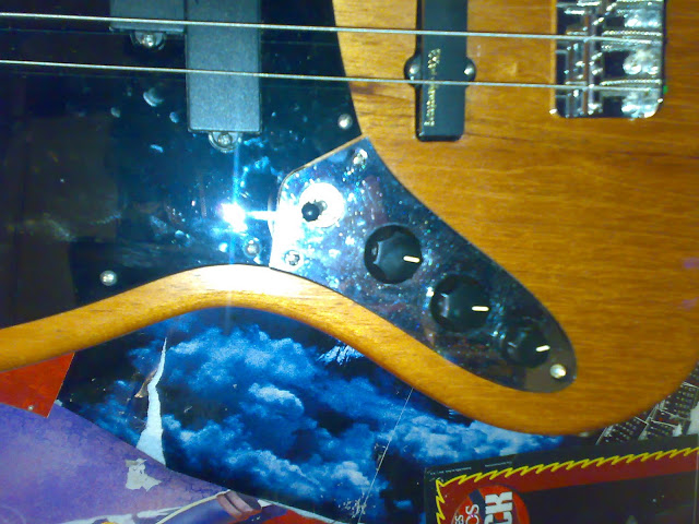 Jazz Bass (LH) feito Pelo Luthier Cavalheiro 20112010315