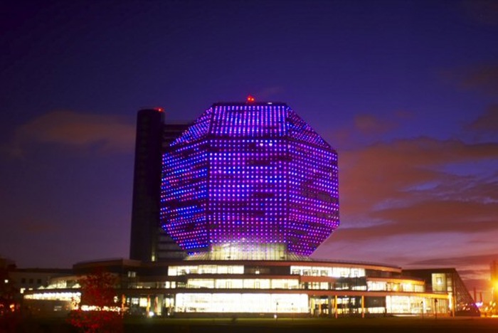 33 สิ่งก่อสร้างที่แปลกที่สุดในโลก  17-33-Worlds-Top-Strangest-Buildings-national-library-belarus1